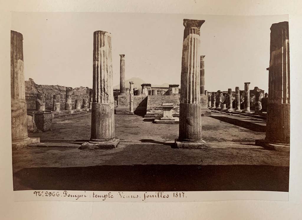 VII.7.32 Pompeii. Album by M. Amodio, c.1880, entitled “Pompei, destroyed on 23 November 79, discovered in 1748”.
Looking north from entrance doorway. Photo courtesy of Rick Bauer.

