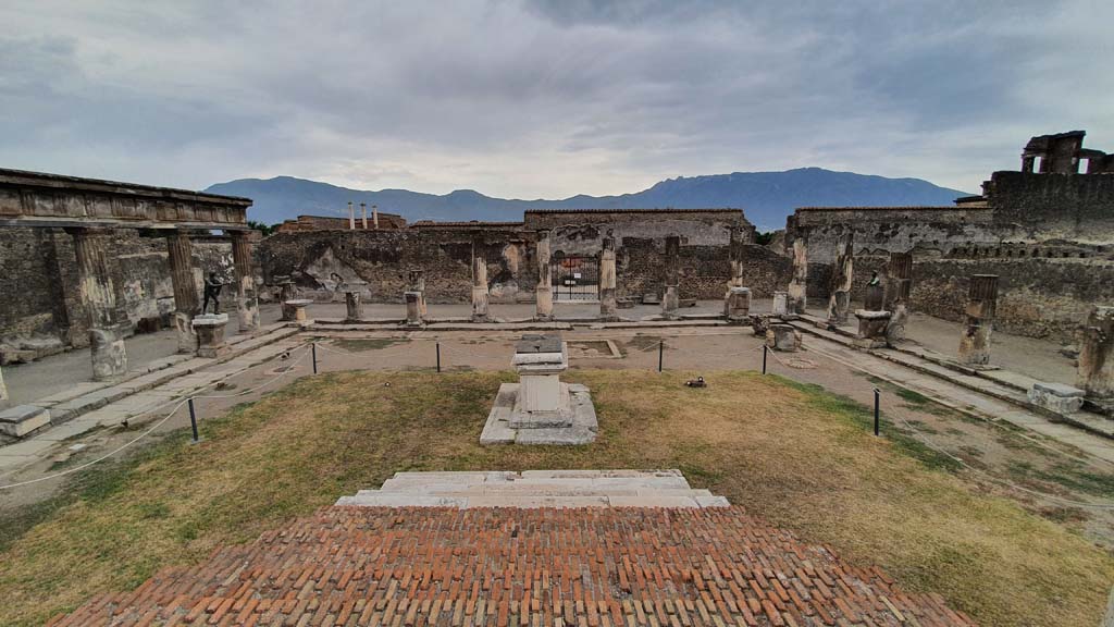 VII.7.32, Pompeii. September 2018. Looking north to cella from podium at top of stairs. 
Foto Anne Kleineberg, ERC Grant 681269 DÉCOR.

