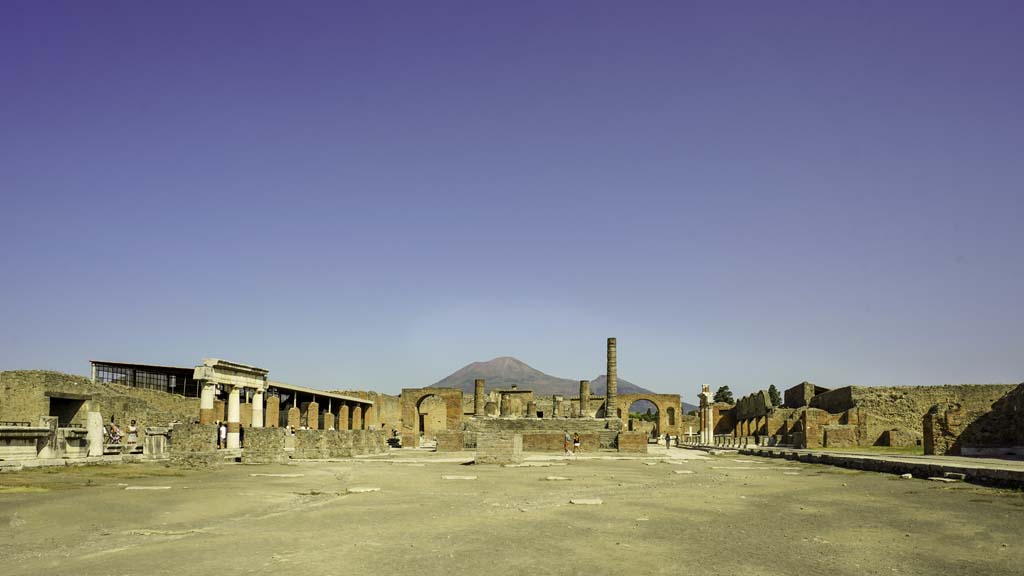 VII.8 Pompeii Forum. August 2021. Looking north across Forum. Photo courtesy of Robert Hanson.