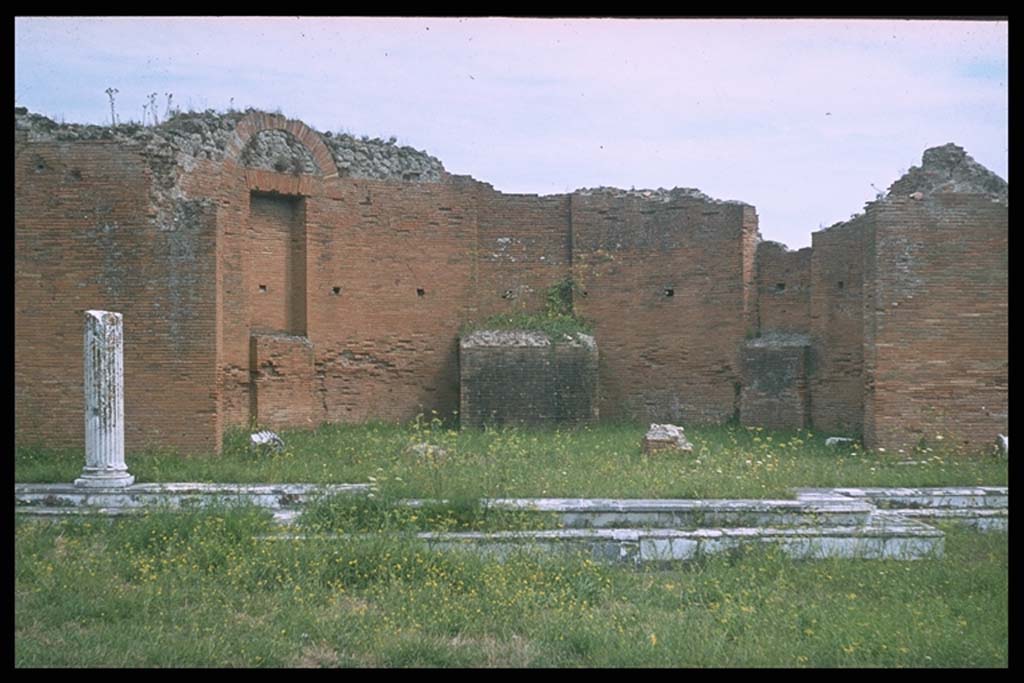 VII.9.1 Pompeii. Large central apse 10 in rear wall at east end.
Photographed 1970-79 by Günther Einhorn, picture courtesy of his son Ralf Einhorn.

