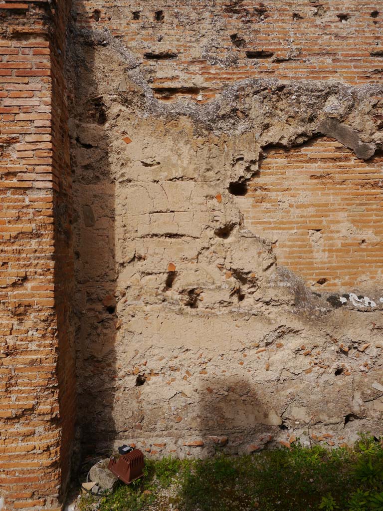 VII.9.2 Pompeii. March 2019.  North wall of cella, west end.
Foto Anne Kleineberg, ERC Grant 681269 DÉCOR.
