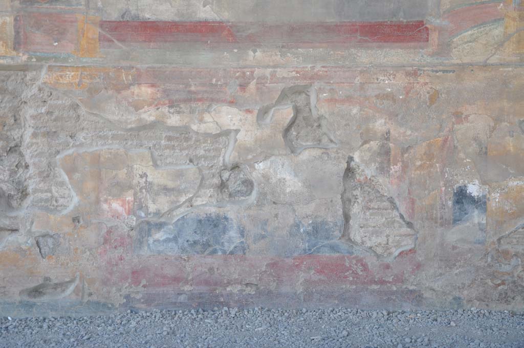 VII.9.7/8 Pompeii. July 2017. Detail from painted decoration on lower west wall.
Foto Annette Haug, ERC Grant 681269 DÉCOR.
