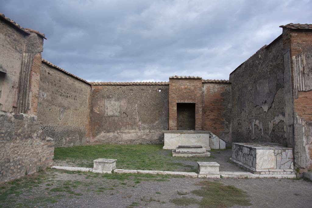 VII.9.7/8 Pompeii. October 2017. Looking towards north-east corner.
Foto Annette Haug, ERC Grant 681269 DÉCOR.

