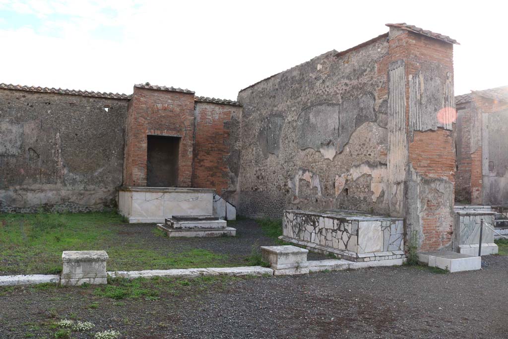 VII.9.7 and VII.9.8 Pompeii. Macellum. December 2018. 
Looking towards south side of room in north-east corner. Photo courtesy of Aude Durand. 
