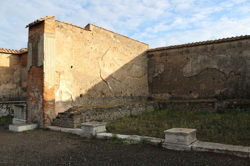 VII.9.7 and VII.9.8 Pompeii. December 2018. 
Looking towards north wall and north-east corner of large room. Photo courtesy of Aude Durand. 
