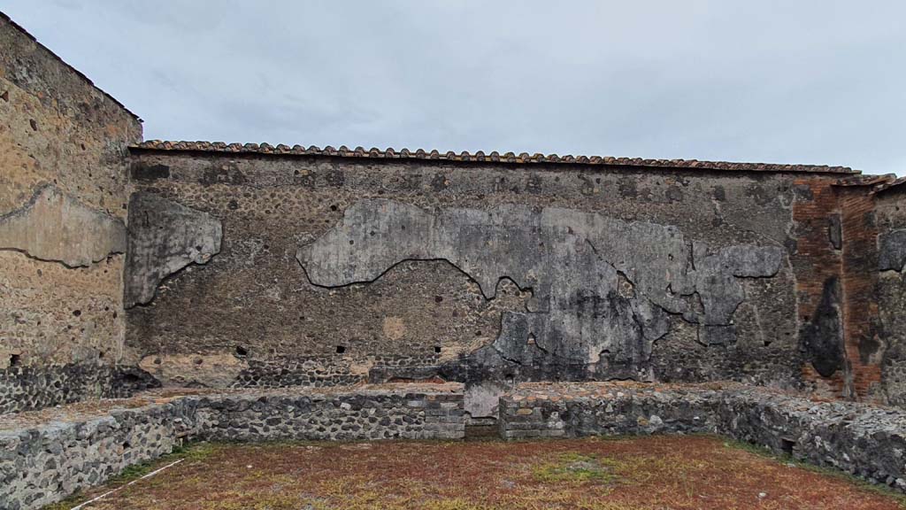 VII.9.7/8 Pompeii. August 2021. Looking towards east wall.
Foto Annette Haug, ERC Grant 681269 DÉCOR.

