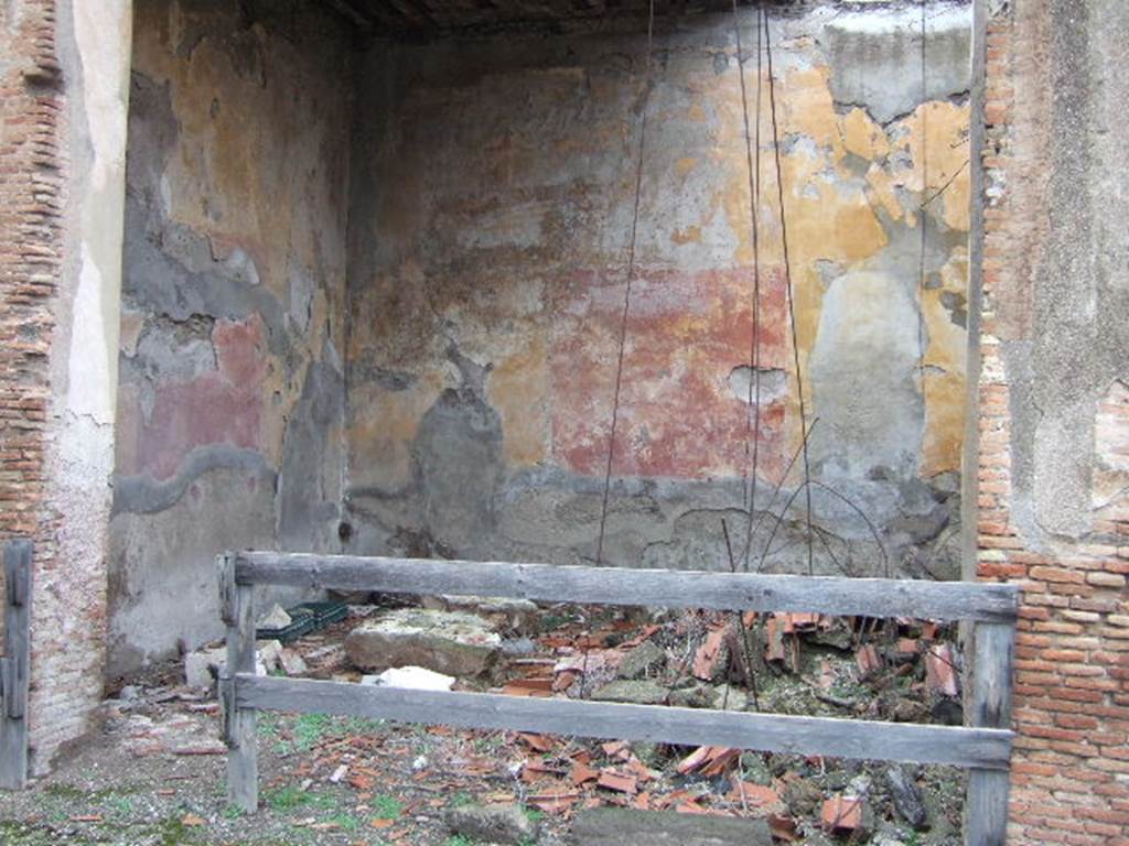 VII.9.47 Pompeii.  December 2005.  Room 11. Oecus.

