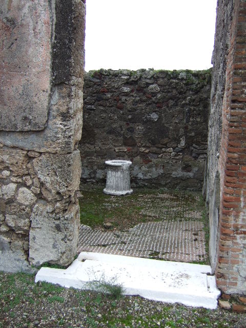 VII.9.47 Pompeii. December 2005. Doorway to room 2, looking east.

