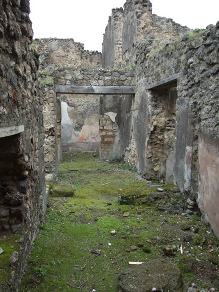 VII.11.14 Pompeii. March 2009. Room 1, looking north past fauces entrance, step to garden area and north to room 3, in passageway.