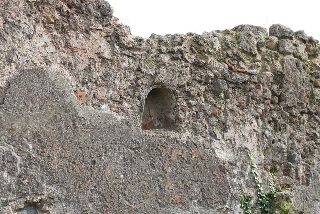 VII.12.11, Pompeii. December 2018. Looking towards east wall with niche. Photo courtesy of Aude Durand.