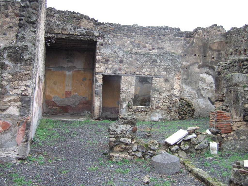 VII.12.26 Pompeii.  December 2005. Looking north from Portico area, to rear.