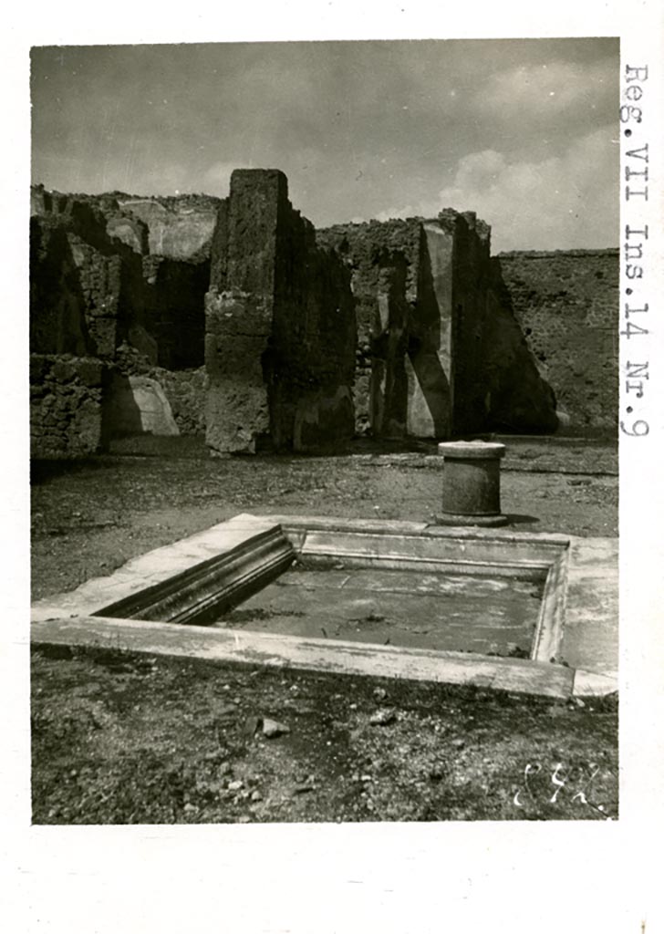 VII.14.9 Pompeii. Pre-1937-39. Looking north-west across impluvium in atrium.
Photo courtesy of American Academy in Rome, Photographic Archive. Warsher collection no. 842.
