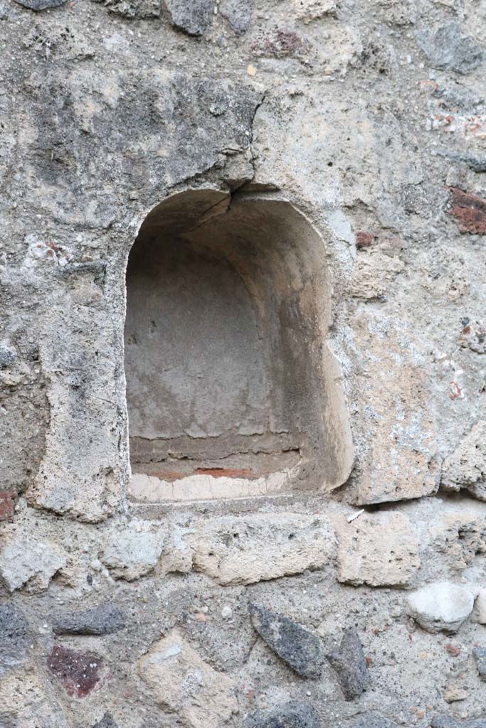 VII.16.7, Pompeii. December 2018. 
Niche set into west wall at south end. Photo courtesy of Aude Durand.

