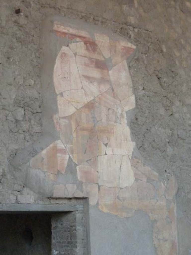 VII.16.22 Pompeii. September 2015. Detail of remains of painted IV style decoration.