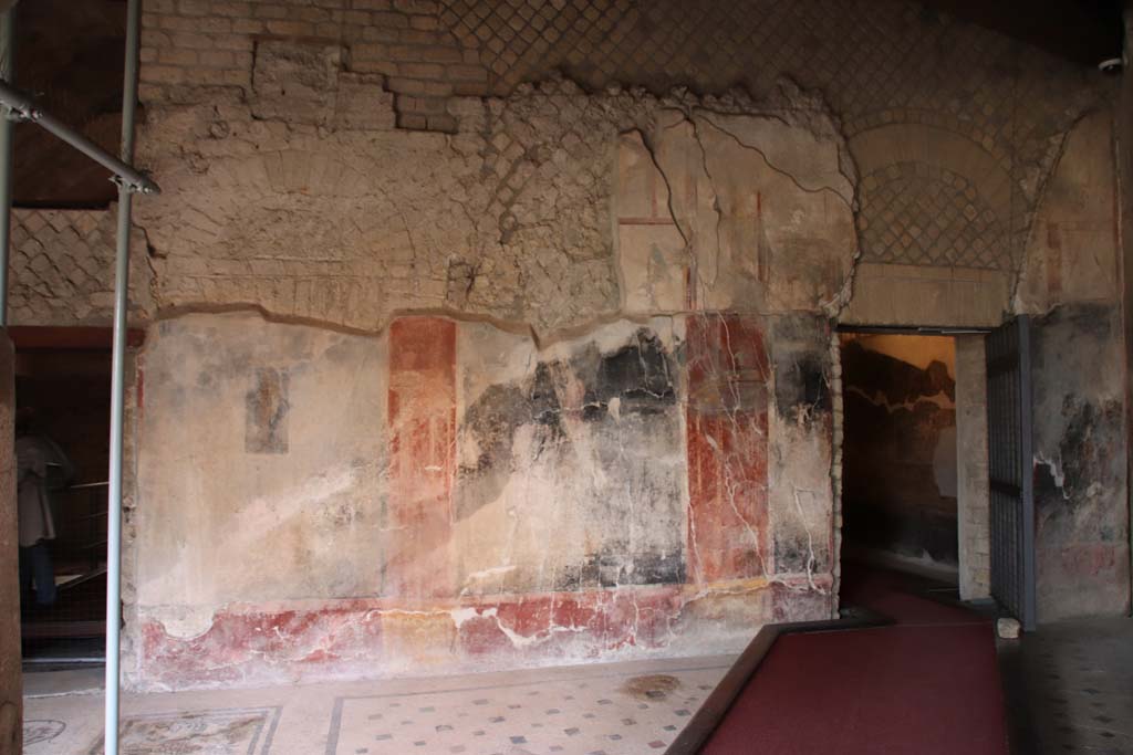 VII.16.a Pompeii. September 2021. Detail of mosaic floor in vestibule 8. Photo courtesy of Klaus Heese.