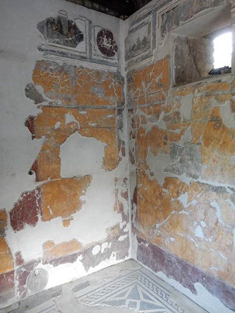 VII.16.a Pompeii. May 2015. Room 1, north-east corner. Photo courtesy of Buzz Ferebee.

