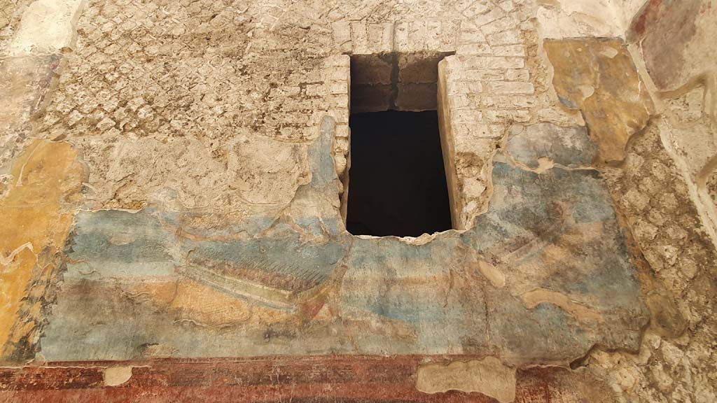 VII.16.a Pompeii. August 2021. Room 9, lower south wall, naval scene.
Foto Annette Haug, ERC Grant 681269 DÉCOR.
