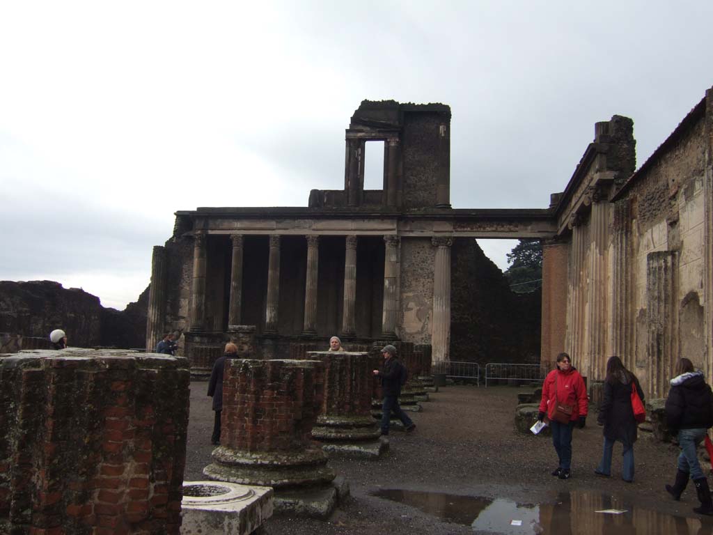VIII.1.1 Pompeii. December 2005. Looking west along north corridor.