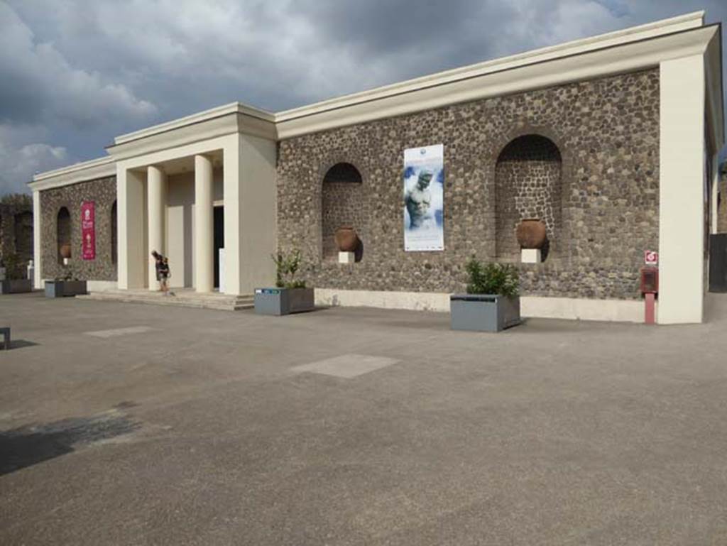 VIII.1.4 Pompeii Antiquarium. September 2016. West exterior side. 
Photo courtesy of Michael Binns.
