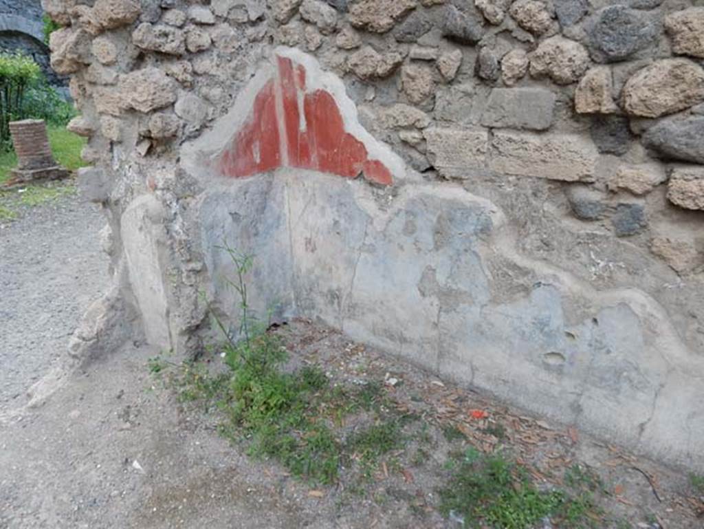 VIII.1.a, Pompeii. May 2018. Remaining plaster in north-west corner, next to window. Photo courtesy of Buzz Ferebee.