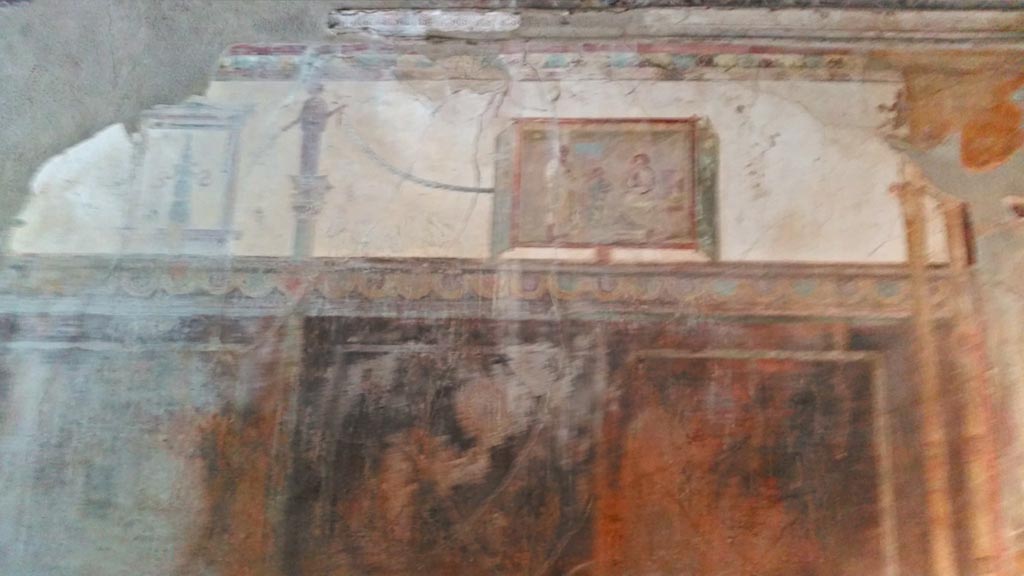 VIII.1.a, Pompeii. 2016/2017. 
Detail from upper north wall of oecus A on west side of central painting. Photo courtesy of Giuseppe Ciaramella.
