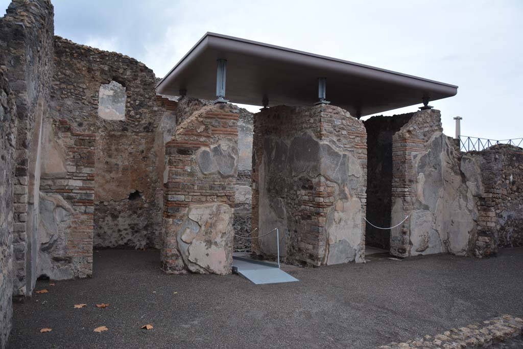 VIII.2.3 Pompeii. November 2017. Looking north across atrium to entrance doorway, in centre.
Foto Annette Haug, ERC Grant 681269 DÉCOR.

