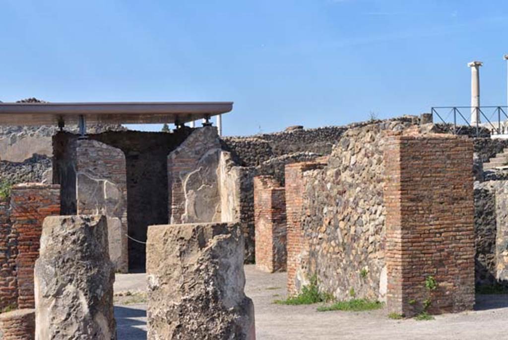 VIII.2.3 Pompeii. April 2018. Looking towards east side of atrium, and north-east corner of peristyle. Photo courtesy of Ian Lycett-King. Use is subject to Creative Commons Attribution-NonCommercial License v.4 International.
