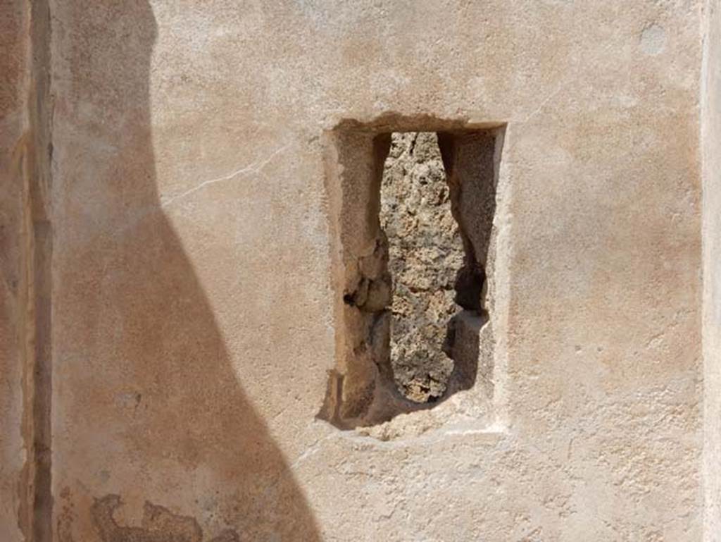 VIII.2.13 Pompeii. May 2018. Recess/window in north wall of small room on north side of atrium. Photo courtesy of Buzz Ferebee.
