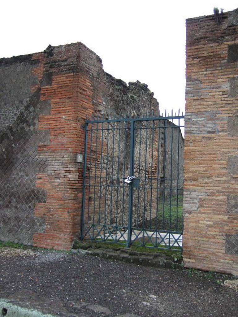 VIII.2.14 Pompeii. May 2005. Entrance doorway.
