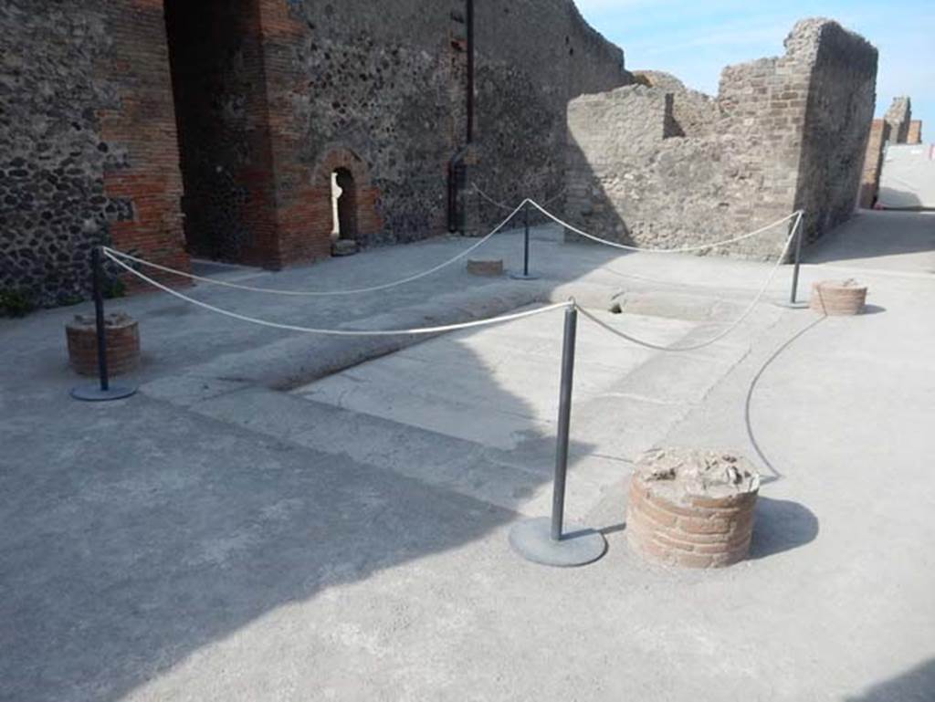 VIII.2.14 Pompeii. May 2017. Looking south-west across atrium towards corridor linking to house at VIII.2.16, on left. Photo courtesy of Buzz Ferebee.
