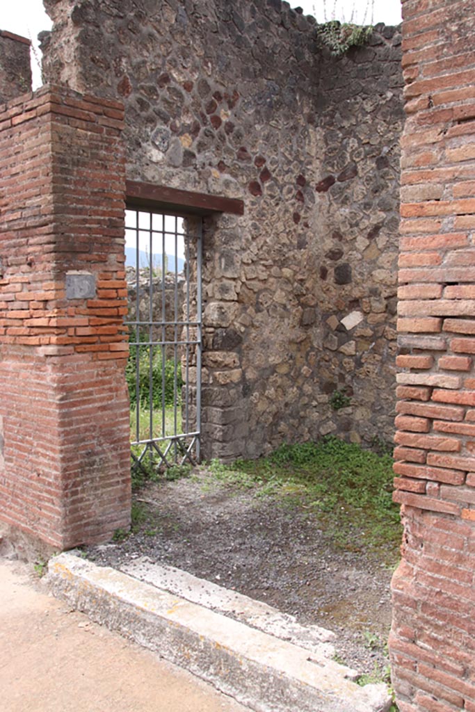 VIII.2.19 Pompeii. May 2024. 
Looking towards entrance doorway and south wall with doorway to VIII.2.20. Photo courtesy of Klaus Heese.

