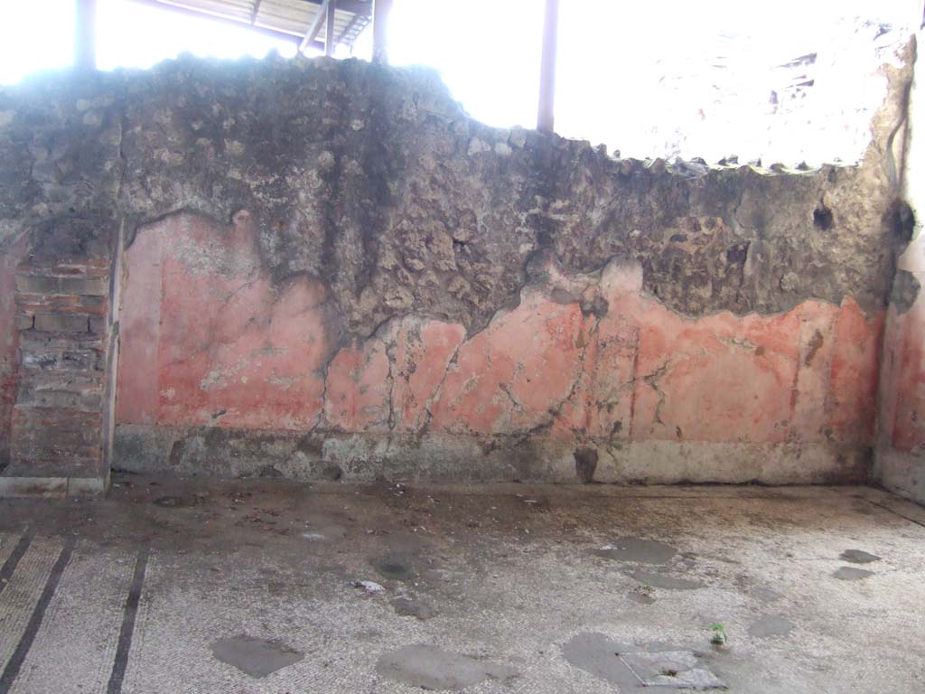 VIII.2.23 Pompeii. December 2005. West wall of exedra, from VIII.2.22.
