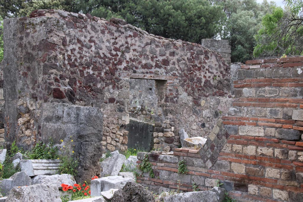 VIII.3.31 Pompeii. May 2024. Doorway to oecus on the south side of the atrium. 
Looking east across it towards the other door in the east wall leading into the ala. Photo courtesy of Klaus Heese.

