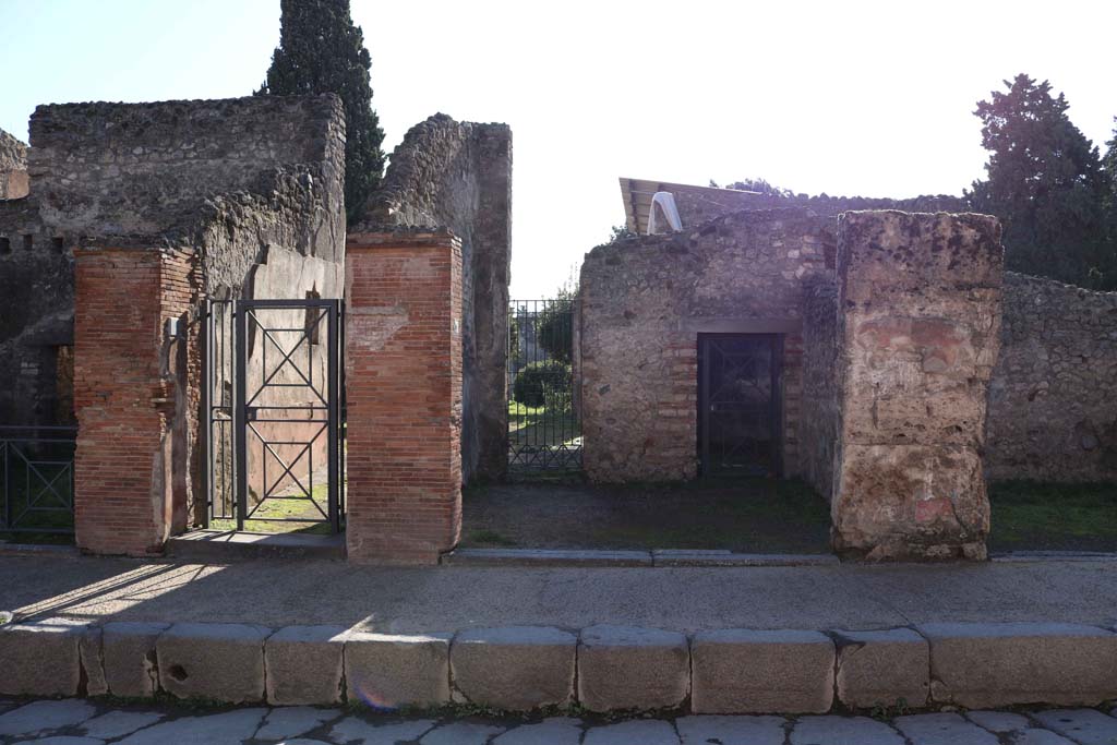 VIII.4.4 Pompeii, on left. December 2018. Looking south to entrance doorway. Photo courtesy of Aude Durand.