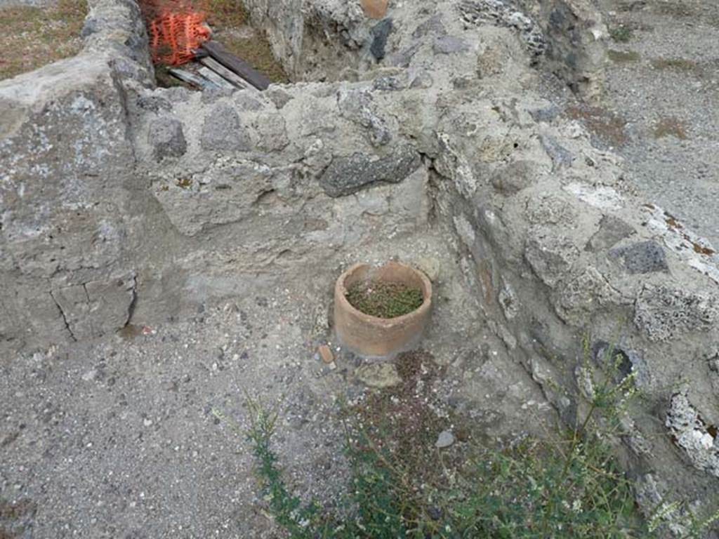VIII.4.40 Pompeii. September 2015. Terracotta pipe.