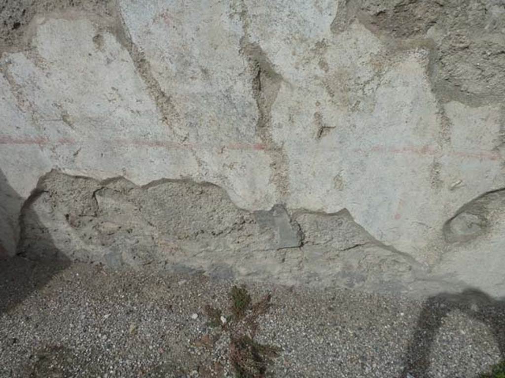 VIII.4.45 Pompeii. September 2015. Remaining decoration on north wall of second room.