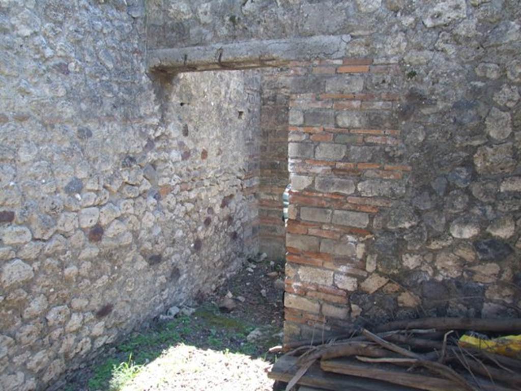 VIII.5.37 Pompeii.  March 2009.  Room 3, doorway in south wall to Room 2.