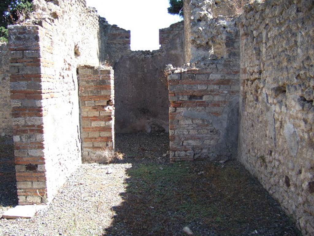VIII.5.37 Pompeii. September 2005.  Room 7, Cubiculum.