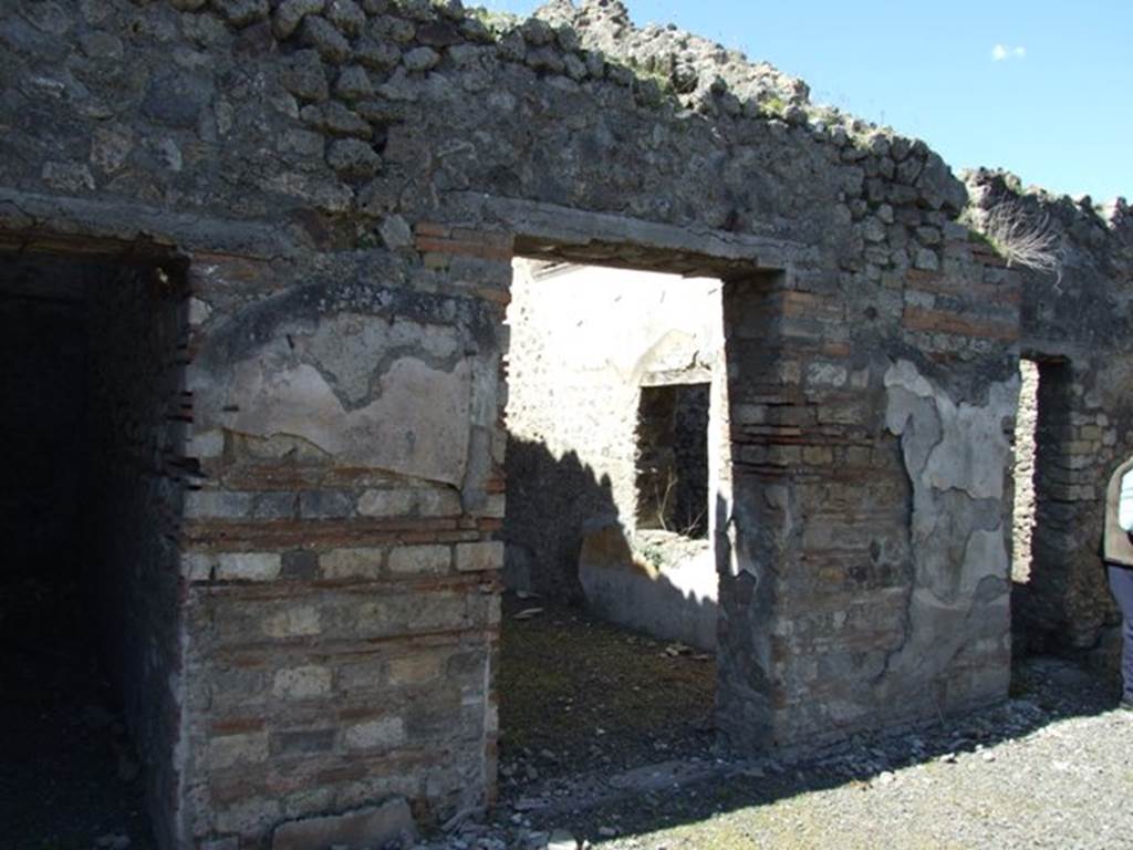 VIII.5.39 Pompeii. March 2009. Doorway to Room 5, Triclinium.