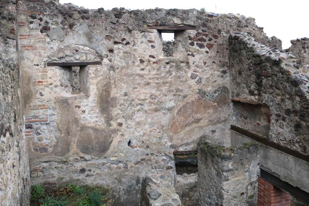 VIII.6.10, Pompeii. December 2018. Looking north in room u, stairs to lower floor, in north-west corner of peristyle area, on left.
Room t, a cubiculum with recess in the east wall and a small window in the north wall, is on the right (without a floor). 
Photo courtesy of Aude Durand.

