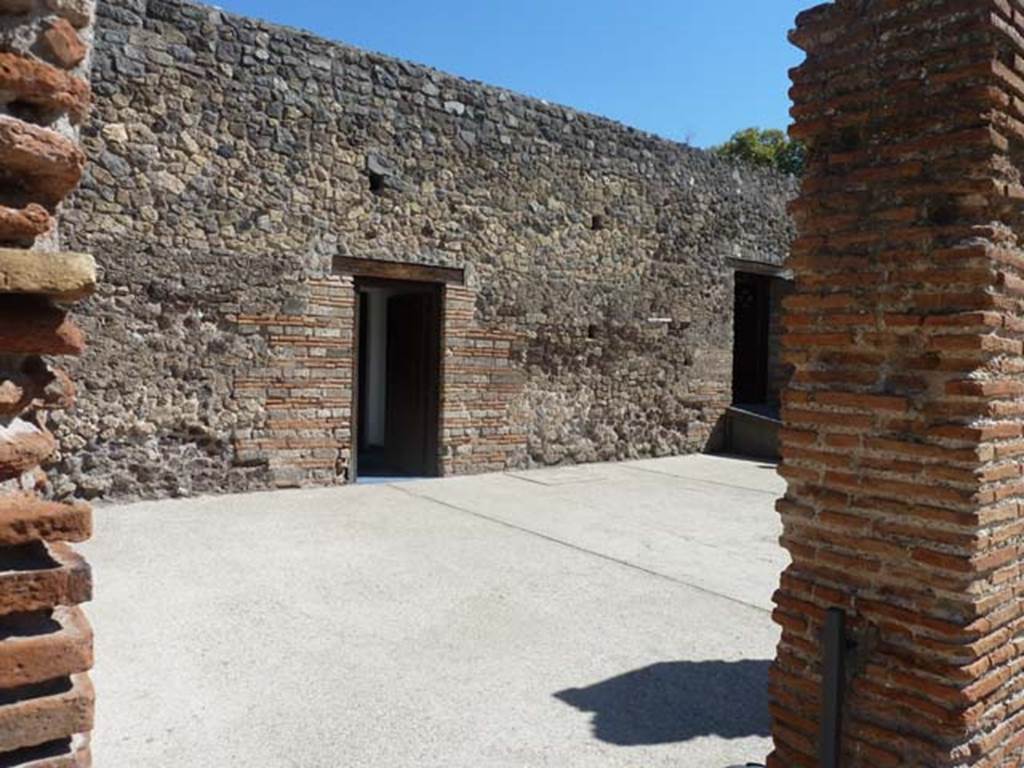 VIII.7.16 Pompeii. September 2015. East side, looking towards area that may have been the dining and kitchen area.