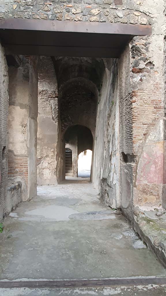 VIII.7.20 Pompeii. August 2021. Entrance corridor to Large Theatre
Foto Annette Haug, ERC Grant 681269 DÉCOR.
