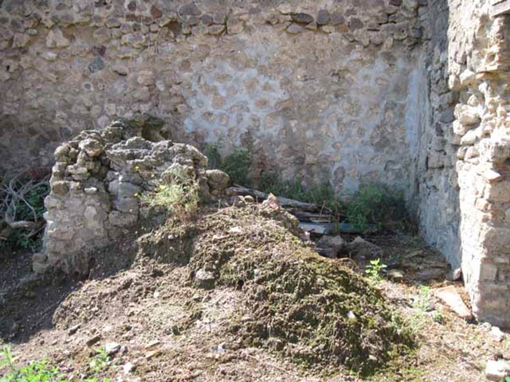 VIII.7.26 Pompeii. September 2010. Small room on west side of north portico, possibly another small cupboard or storeroom. Photo courtesy of Drew Baker.
