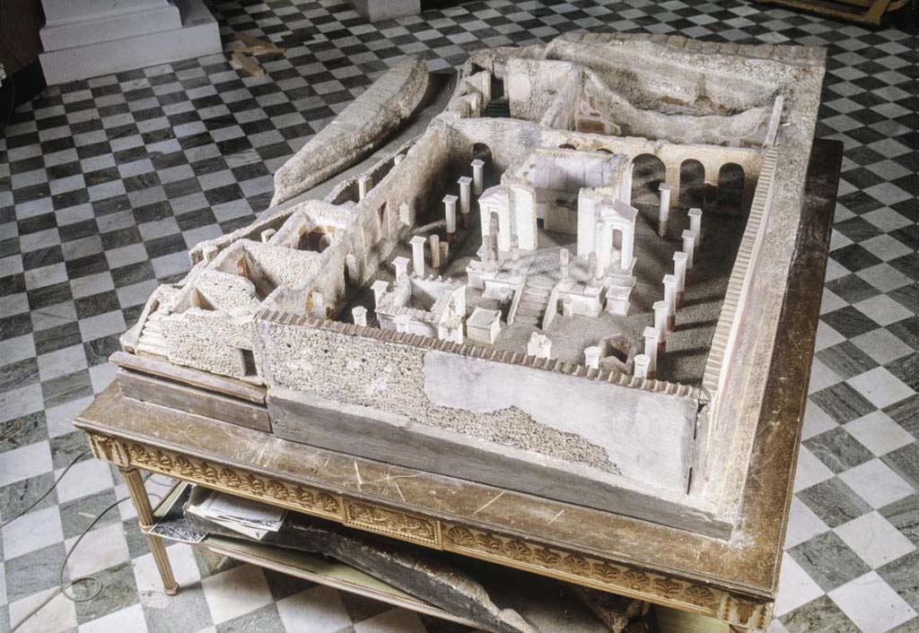 VIII.7.28 Pompeii. Looking west, across cork model of temple made by Giovanni Altieri in 1784.
Formerly in Medelhavsmuseet, Stockholm, Sweden, inventory number NM Drh Sk 281. Now deaccessioned.
Photo by Margareta Sjöblom. Medelhavsmuseet, Stockholm, Sweden.
See http://collections.smvk.se/carlotta-mhm/web/object/4072359

