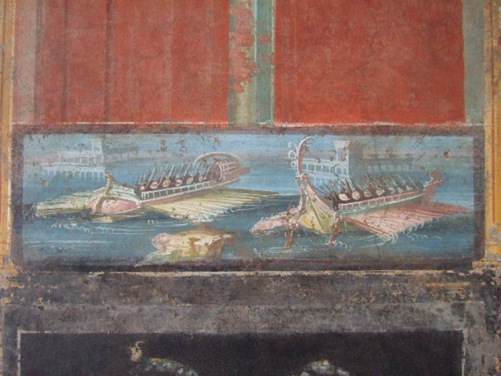 VIII.7.28 Pompeii. Detail of naval scene from panel found in feature in right part of south wall. 
Now in Naples Archaeological Museum. Inventory number 8529.


