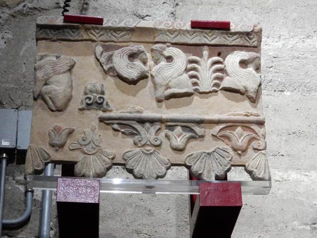 VIII.7.31 Pompeii, May 2018. Architectural roof elements.
Photo courtesy of Buzz Ferebee.
