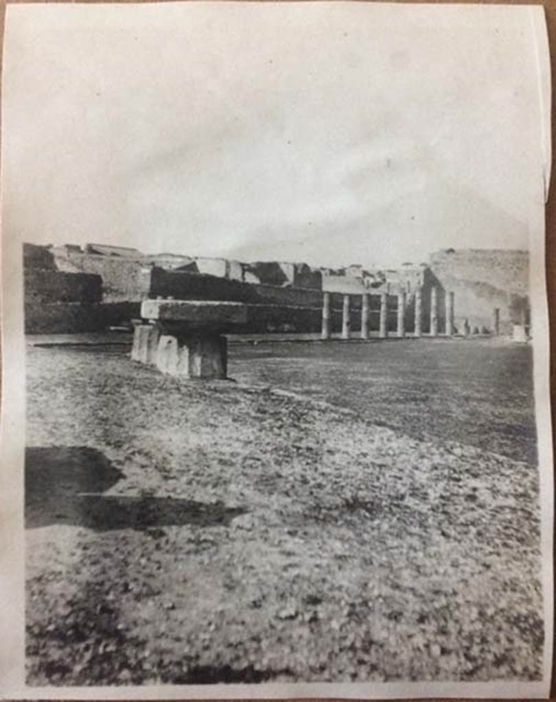VIII.7.31 Pompeii. August 27, 1904. Looking north across Doric Temple to Triangular Forum, and Vesuvius.
Photo courtesy of Rick Bauer.



