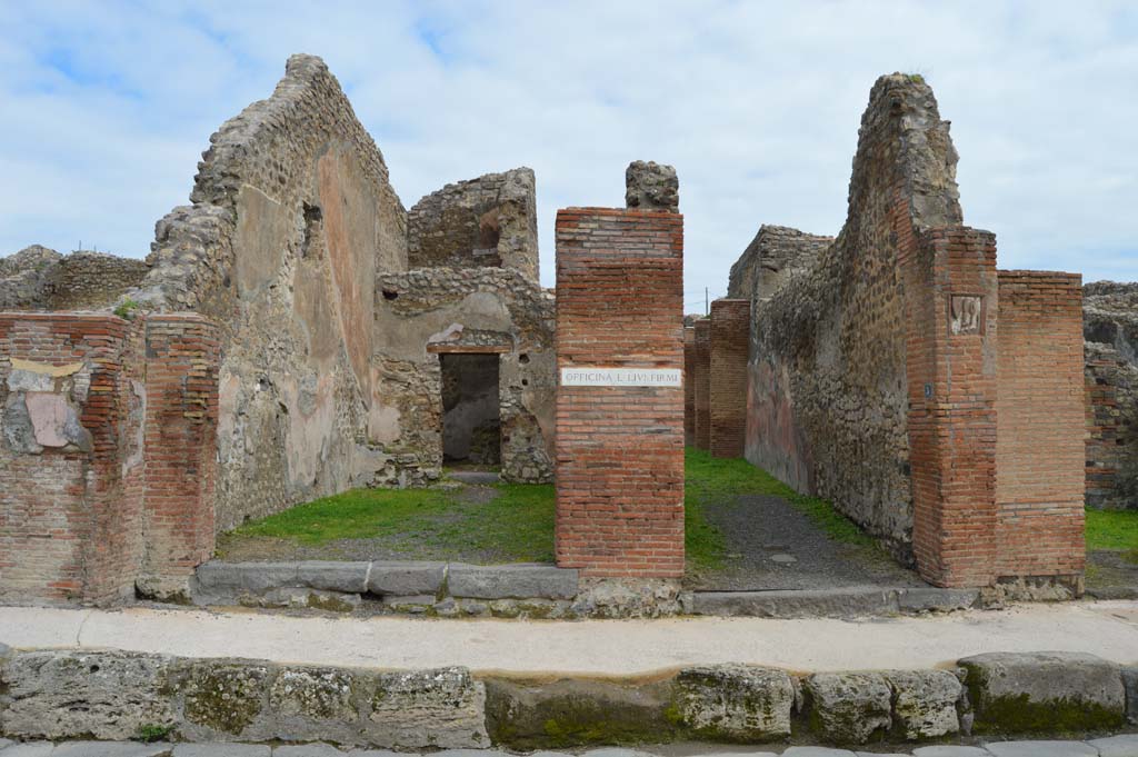 IX.1.4, on left, and IX.1.5, on right, Pompeii. March 2018. Looking east towards entrance doorways on Via Stabiana. 
Foto Taylor Lauritsen, ERC Grant 681269 DÉCOR.

