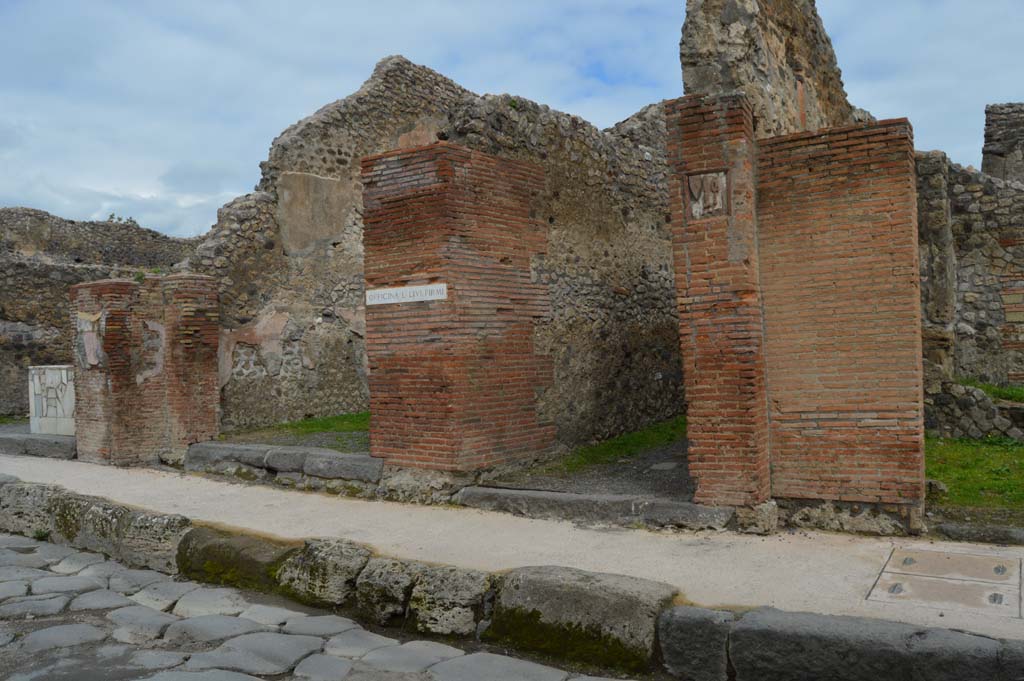IX.1.3, on left, IX.1.4, and IX.1.5, on right, Pompeii. March 2018. Looking north along east side of Via Stabiana.
Foto Taylor Lauritsen, ERC Grant 681269 DÉCOR.

