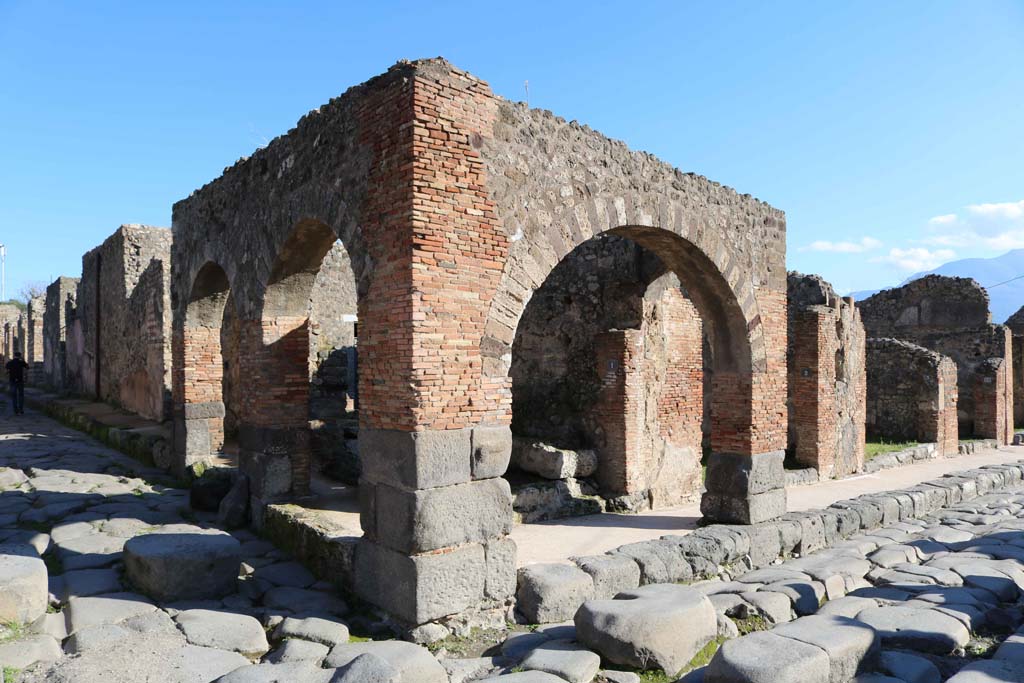 IX.2.1 Pompeii. December 2018 Looking towards arches on east side of Via Stabiana. Photo courtesy of Aude Durand.